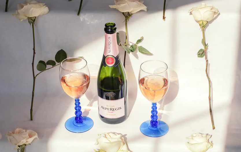 Rotari Brut Rosè calice di vino