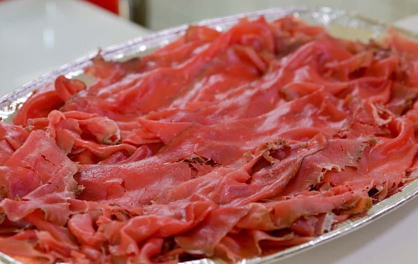 Carpaccio di Carne Salada trentina specialità del territorio 