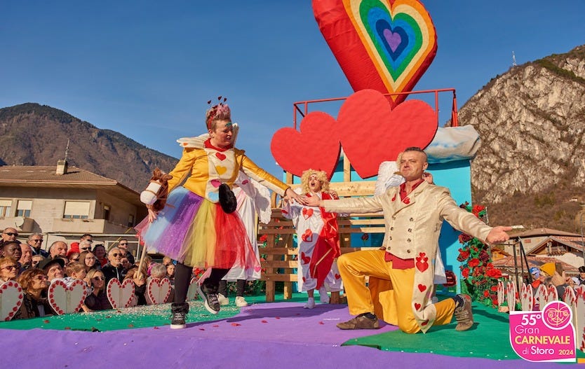 Carnevale di Storo carri allegorici e polenta